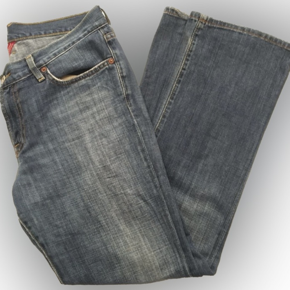 🌟👖 Get ready to ride in style with Size 10 Lucky Jeans Classic Riders!👖🌟